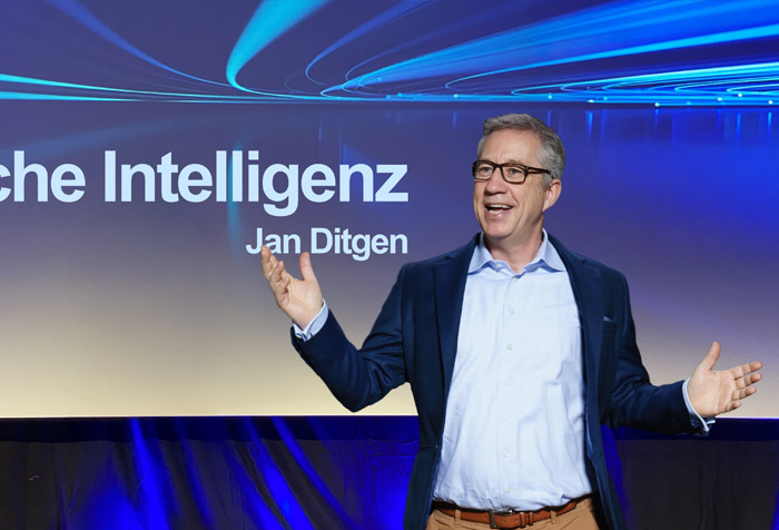 KI Kabarettist Jan Ditgen spricht über Künstliche Intelligenz